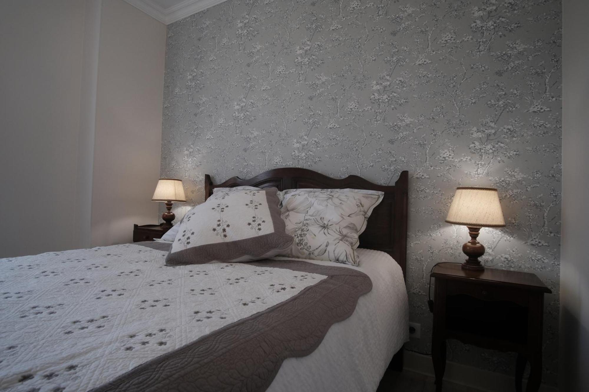 A L'Ombre Des Pommiers Hotell Ergué-Gabéric Exteriör bild
